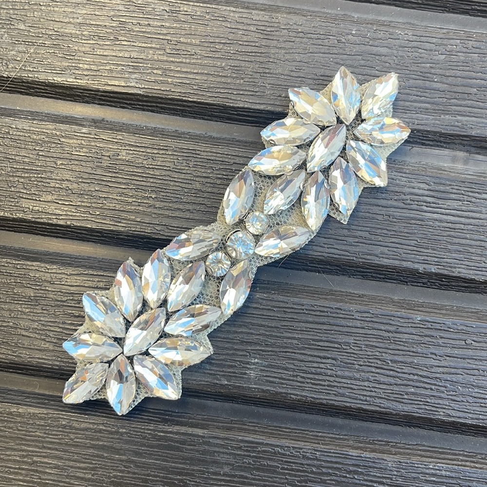 New Rhinestone Appliqué - Picture 7 of 16